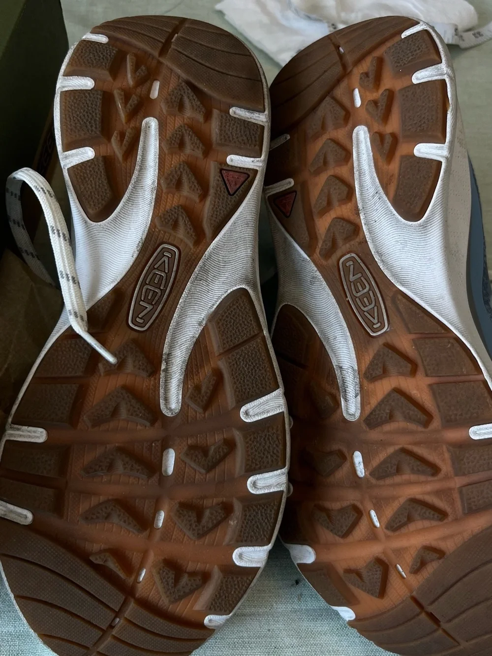 Keen Leiki Water Proof size 8.5 hiking low boots